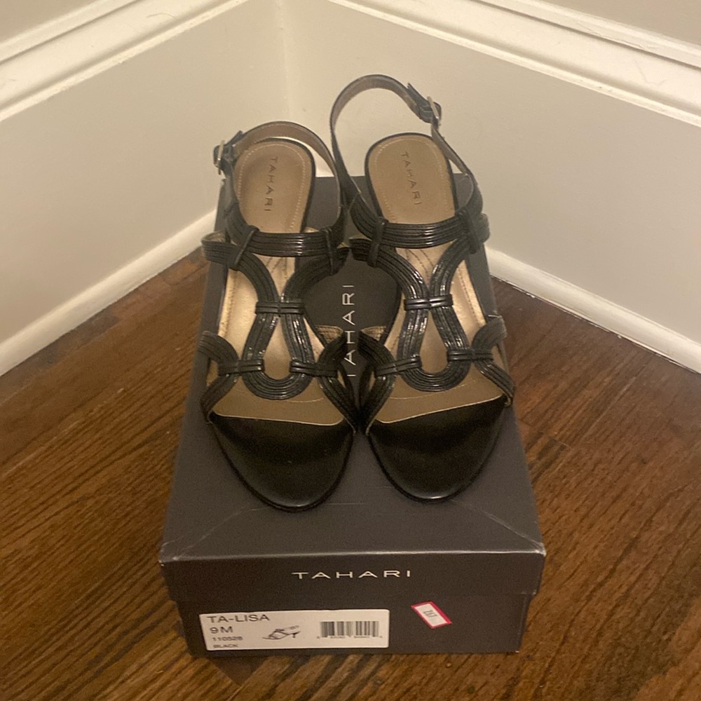 Tahari 2010s Heels